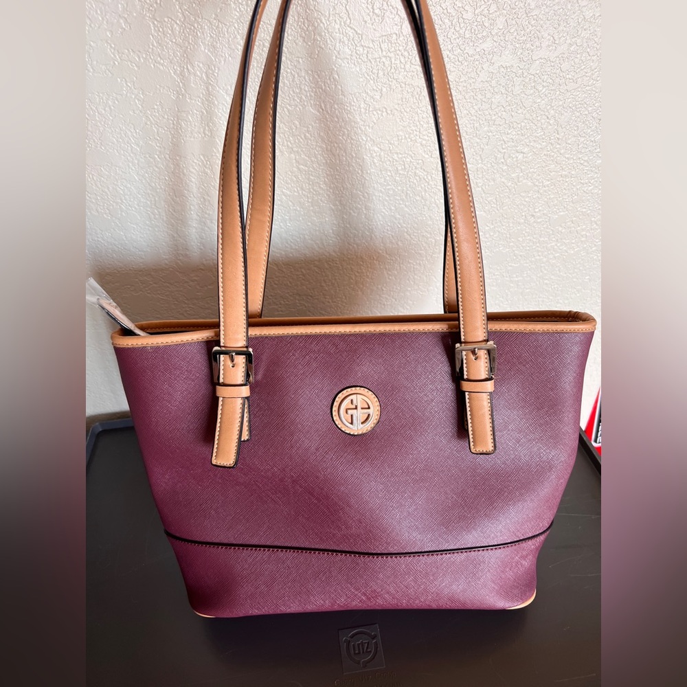 SALE! 💜 GIANI BERNINI Saffiano Tote